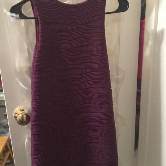 Fitted dress - Picture 3 of 4